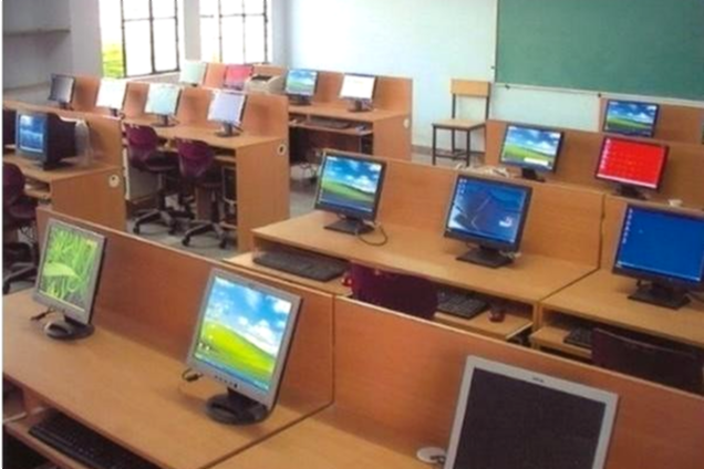 Computer Lab at Jaipur College of Pharmacy